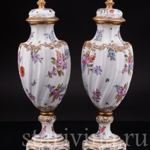Парные вазы "Цветочные букеты", Франция, 19 век