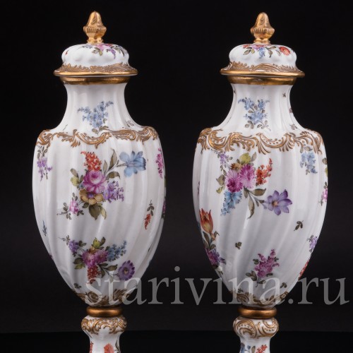 Парные вазы "Цветочные букеты", Франция, 19 век