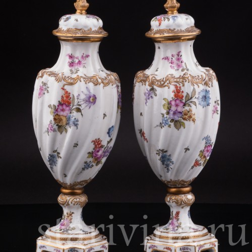 Парные вазы "Цветочные букеты", Франция, 19 век