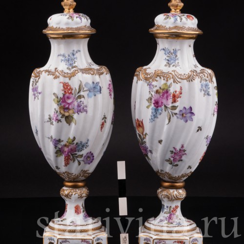 Парные вазы "Цветочные букеты", Франция, 19 век