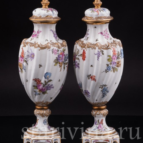 Парные вазы "Цветочные букеты", Франция, 19 век