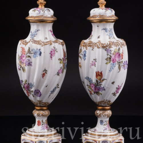 Парные вазы "Цветочные букеты", Франция, 19 век