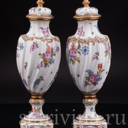 Парные вазы "Цветочные букеты", Франция, 19 век