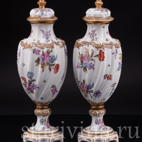 Парные вазы "Цветочные букеты", Франция, 19 век