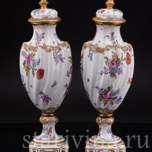 Парные вазы "Цветочные букеты", Франция, 19 век