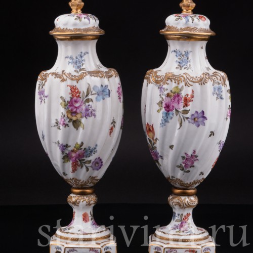 Парные вазы "Цветочные букеты", Франция, 19 век