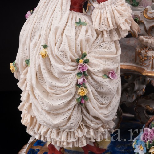 Большая фарфоровая композиция У зеркала, кружевная, Volkstedt, Германия, сер. 20 в.