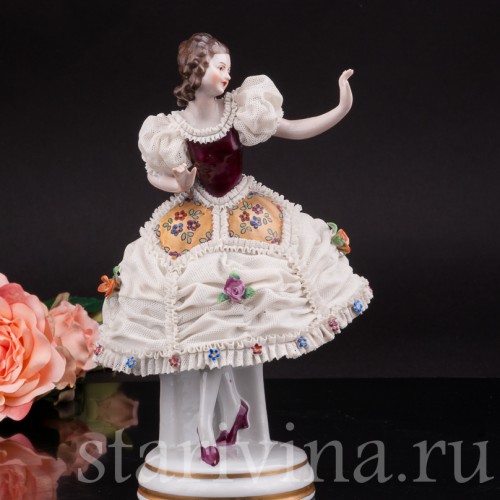 Фарфоровая статуэтка Девушка, кружевная, Mitterteich, Германия, вт. пол. 20 в.
