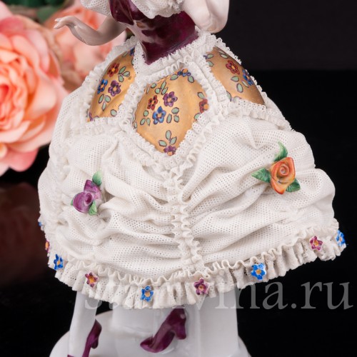 Фарфоровая статуэтка Девушка, кружевная, Mitterteich, Германия, вт. пол. 20 в.