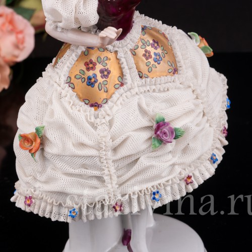 Фарфоровая статуэтка Девушка, кружевная, Mitterteich, Германия, вт. пол. 20 в.