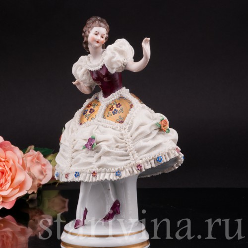 Фарфоровая статуэтка Девушка, кружевная, Mitterteich, Германия, вт. пол. 20 в.