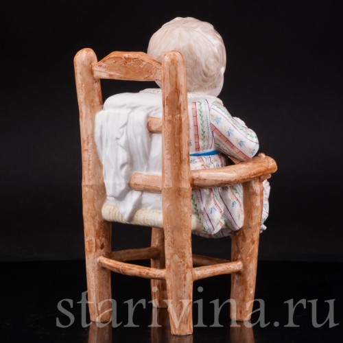 Старинная статуэтка Малыш на стуле, Франция, 19 в.