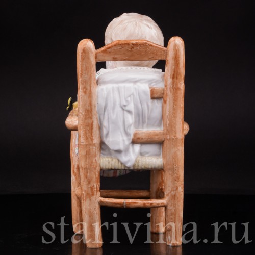 Старинная статуэтка Малыш на стуле, Франция, 19 в.