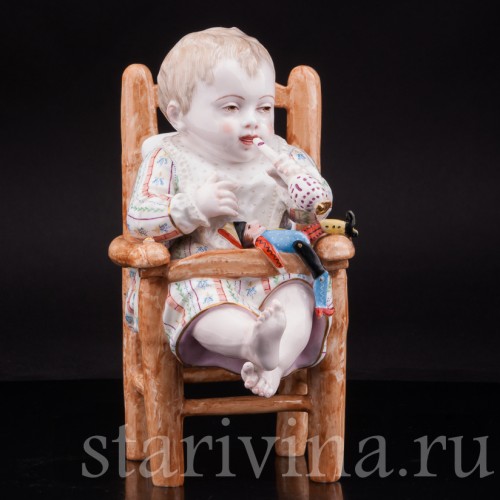 Старинная статуэтка Малыш на стуле, Франция, 19 в.