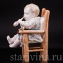 Старинная статуэтка Малыш на стуле, Франция, 19 в.