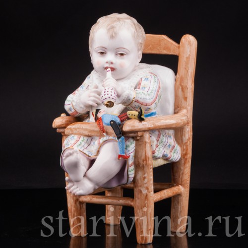 Старинная статуэтка Малыш на стуле, Франция, 19 в.