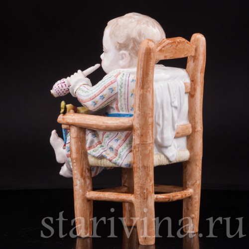 Старинная статуэтка Малыш на стуле, Франция, 19 в.