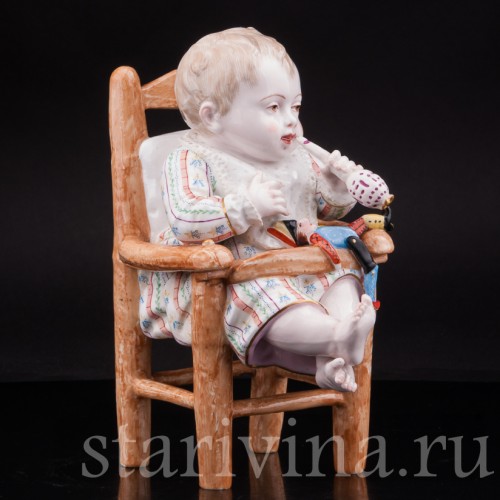 Старинная статуэтка Малыш на стуле, Франция, 19 в.