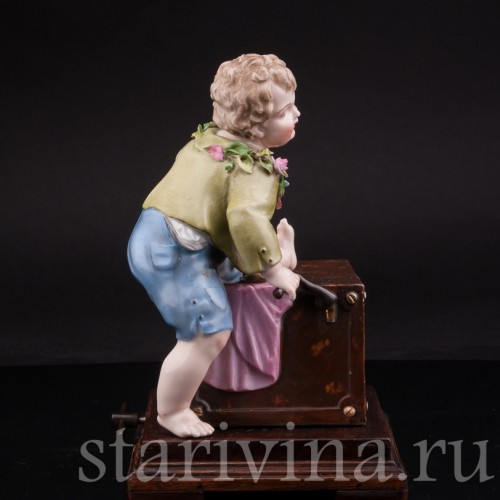 Музыкальная шкатулка Мальчик с шарманкой, Германия, 19 в.