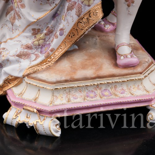 Большая фарфоровая композиция Пара в ренессансных костюмах, Франция, 19 в.