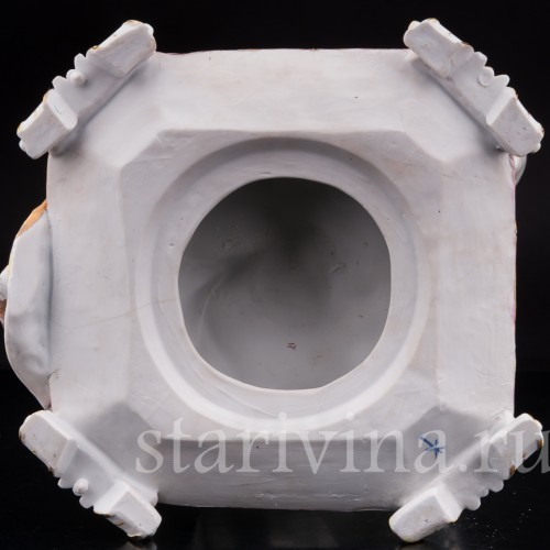 Большая фарфоровая композиция Пара в ренессансных костюмах, Франция, 19 в.