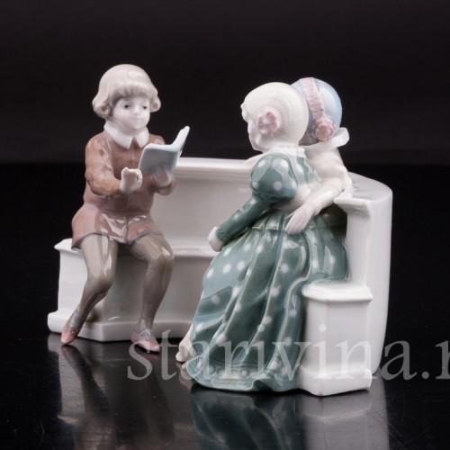Редкая статуэтка из фарфора Дети с книгой, Galluba & Hofmann, Германия, 1905-37 гг.