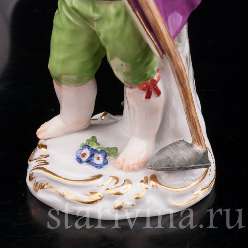 Фигурка из фарфора Мальчик с мотыгой, Meissen, Германия, 1961 г.