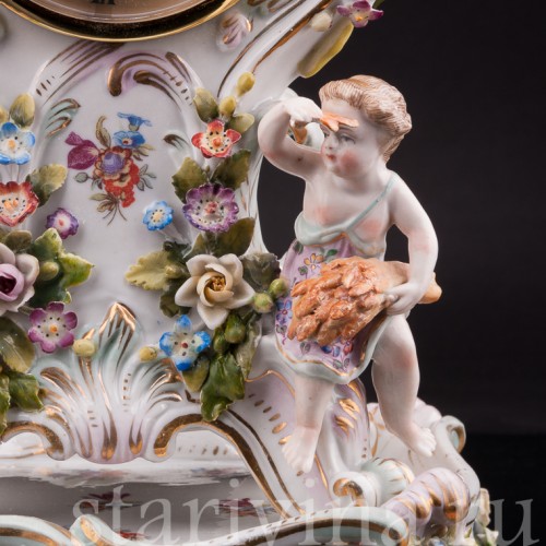 Антикварные фарфоровые часы Времена Года, Sitzendorf, Германия, 19 век.