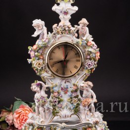 Антикварные фарфоровые часы Времена Года, Sitzendorf, Германия, 19 век.