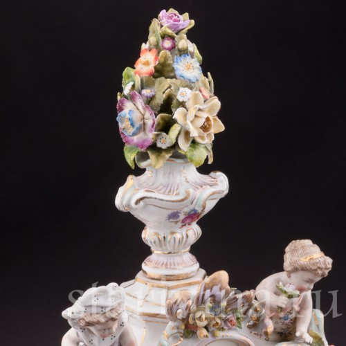 Антикварные фарфоровые часы Времена Года, Sitzendorf, Германия, 19 век.