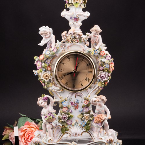 Антикварные фарфоровые часы Времена Года, Sitzendorf, Германия, 19 век.