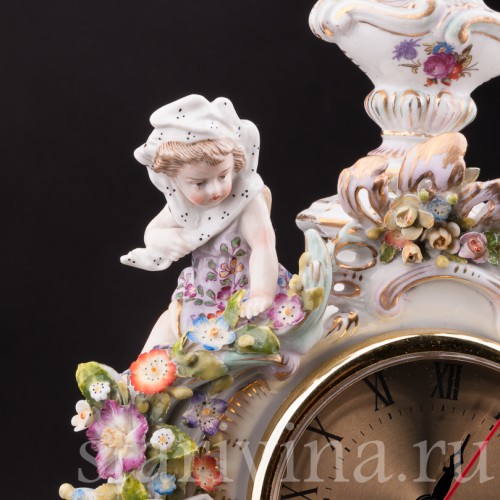 Антикварные фарфоровые часы Времена Года, Sitzendorf, Германия, 19 век.