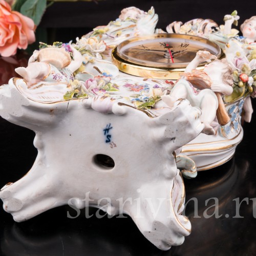 Антикварные фарфоровые часы Времена Года, Sitzendorf, Германия, 19 век.