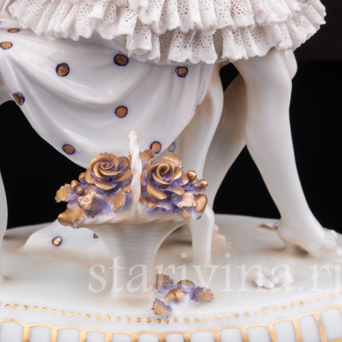 Антикварная статуэтка Девушка с веером и букетом, кружевная, E. A. Muller, Германия, нач. 20 в.