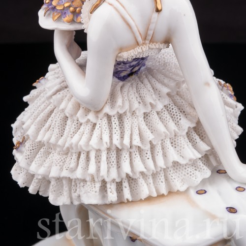 Антикварная статуэтка Девушка с веером и букетом, кружевная, E. A. Muller, Германия, нач. 20 в.