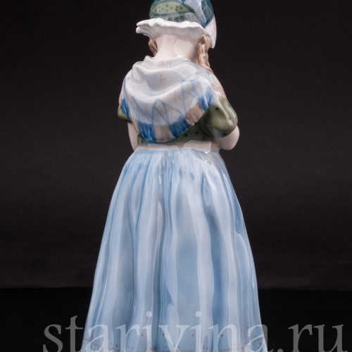 Фарфоровая статуэтка Девочка с косичкой, Royal Copenhagen, Дания, 1975 г.