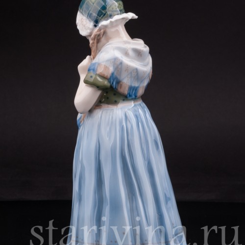 Фарфоровая статуэтка Девочка с косичкой, Royal Copenhagen, Дания, 1975 г.