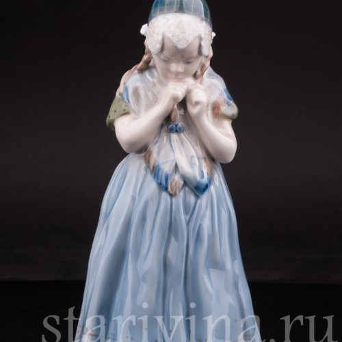 Фарфоровая статуэтка Девочка с косичкой, Royal Copenhagen, Дания, 1975 г.