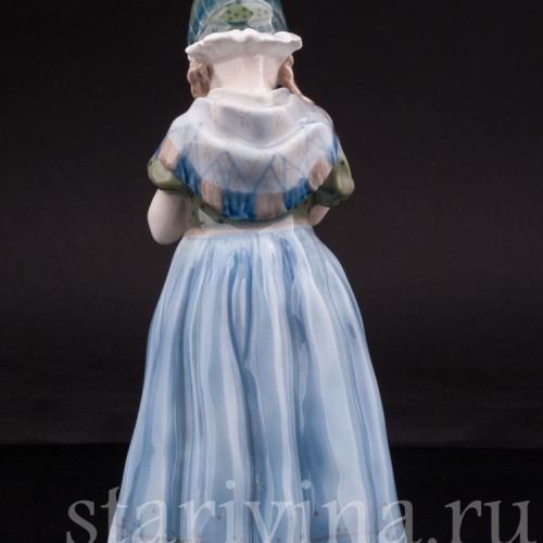 Фарфоровая статуэтка Девочка с косичкой, Royal Copenhagen, Дания, 1975 г.