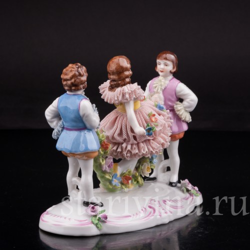 Статуэтка из фарфора Задорная игра, кружевная, Дрезден, Германия, перв. пол. 20 в.