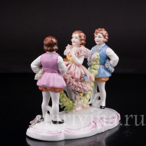 Статуэтка из фарфора Задорная игра, кружевная, Дрезден, Германия, перв. пол. 20 в.