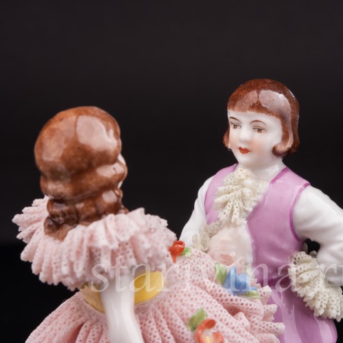 Статуэтка из фарфора Задорная игра, кружевная, Дрезден, Германия, перв. пол. 20 в.