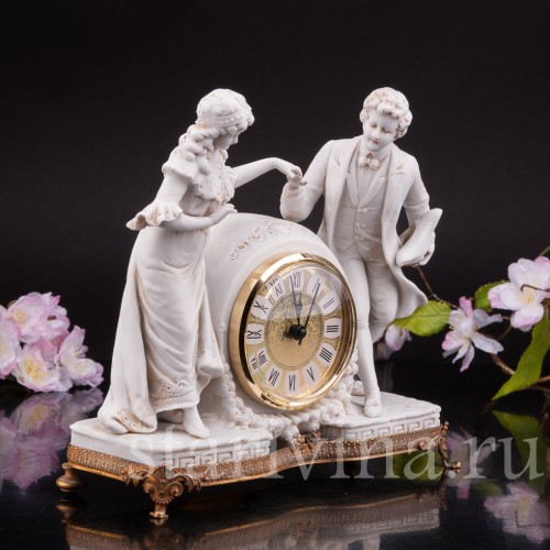 Часы из фарфора Галантная пара Volkstedt, Германия, кон.19 - нач. 20 вв.
