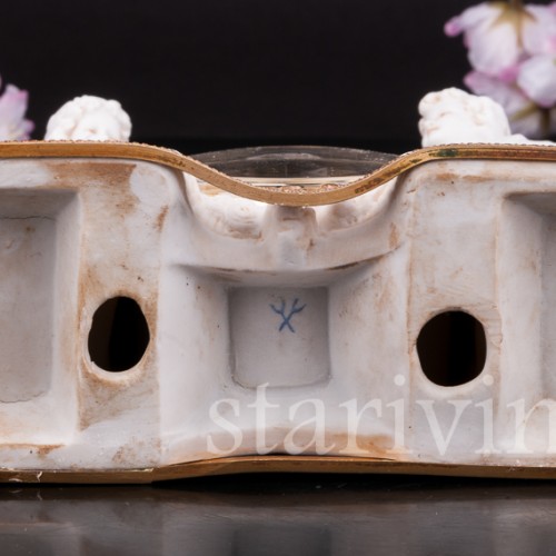 Часы из фарфора Галантная пара Volkstedt, Германия, кон.19 - нач. 20 вв.