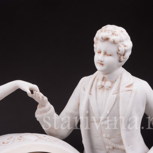 Часы из фарфора Галантная пара Volkstedt, Германия, кон.19 - нач. 20 вв.