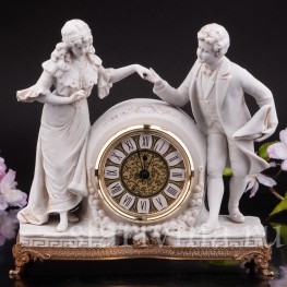 Часы из фарфора Галантная пара Volkstedt, Германия, кон.19 - нач. 20 вв.
