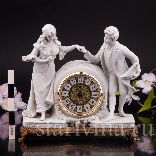 Часы из фарфора Галантная пара Volkstedt, Германия, кон.19 - нач. 20 вв.