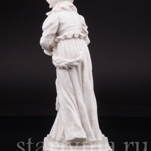 Фарфоровая статуэтка Девушка с муфтой, аллегория зимы Karl Ens, Германия, 1900 гг.