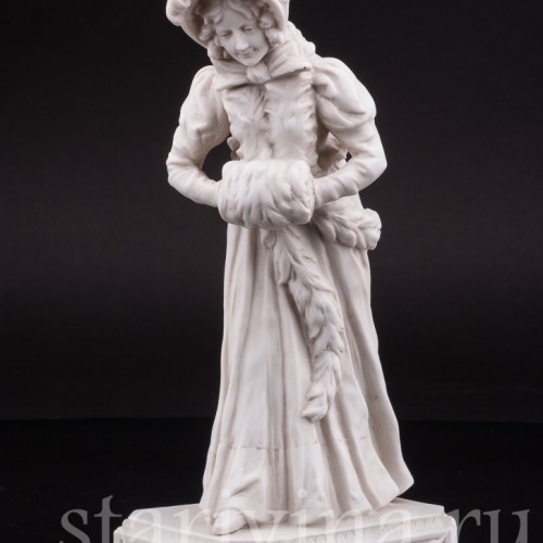 Фарфоровая статуэтка Девушка с муфтой, аллегория зимы Karl Ens, Германия, 1900 гг.