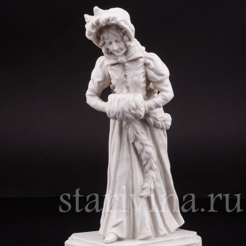 Фарфоровая статуэтка Девушка с муфтой, аллегория зимы Karl Ens, Германия, 1900 гг.